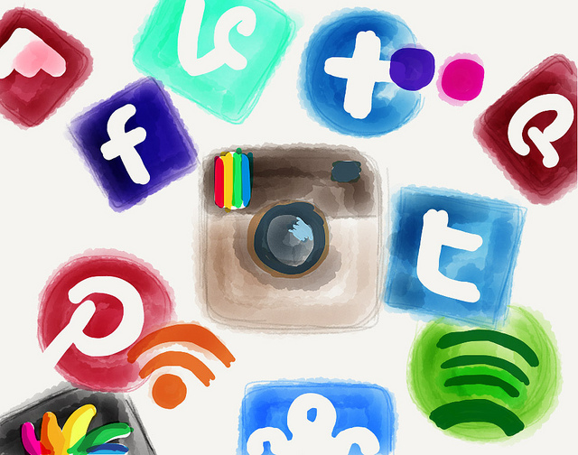 15 Easy Tips On How To Communicate Effectively With Your Customers In Social Media